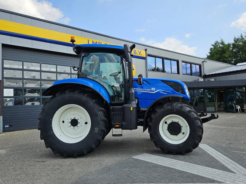 New Holland T7.210 Range command 50 km/h - Tracteur agricole: photos 2 New Holland T7.210 Range command 50 km/h - Tracteur agricole: photos 2