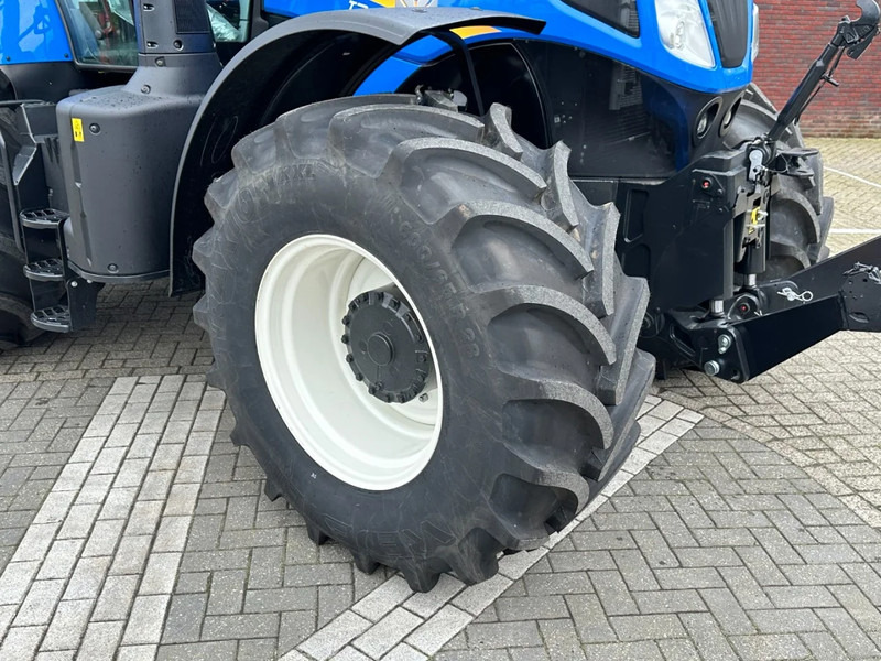 New Holland T7.245 Autocommand - Tracteur agricole: photos 5 New Holland T7.245 Autocommand - Tracteur agricole: photos 5