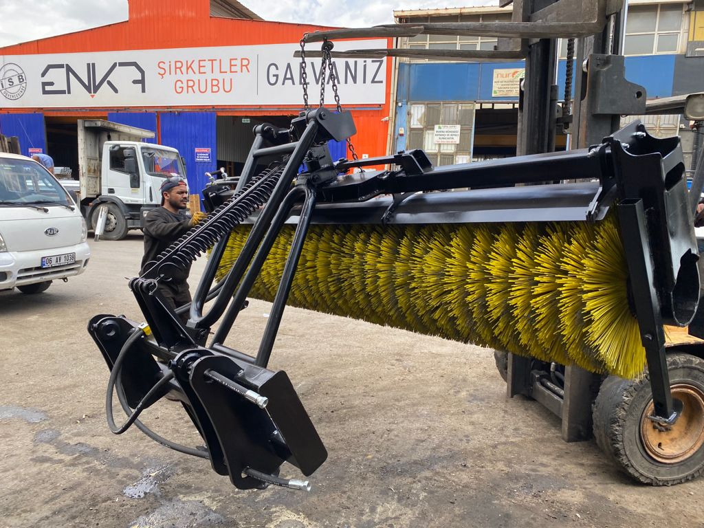 Bobcat - Brosse pour Engins de chantier: photos 3 Bobcat - Brosse pour Engins de chantier: photos 3