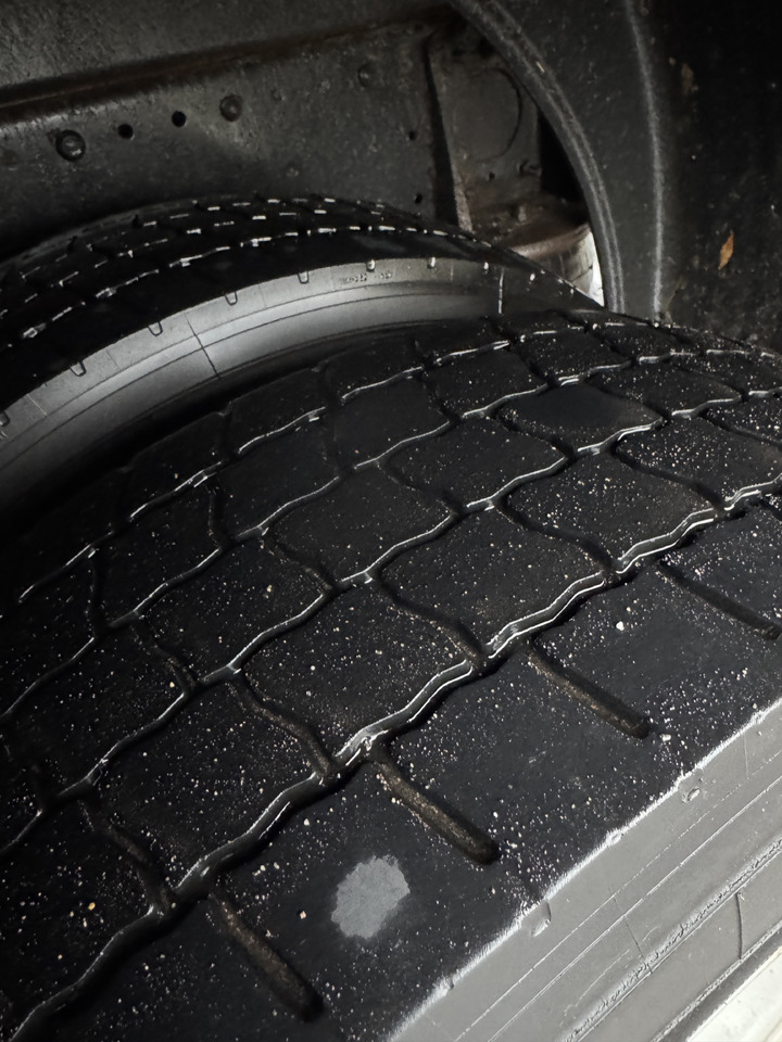 MAN 12.250 - Camion à rideaux coulissants: photos 5 MAN 12.250 - Camion à rideaux coulissants: photos 5