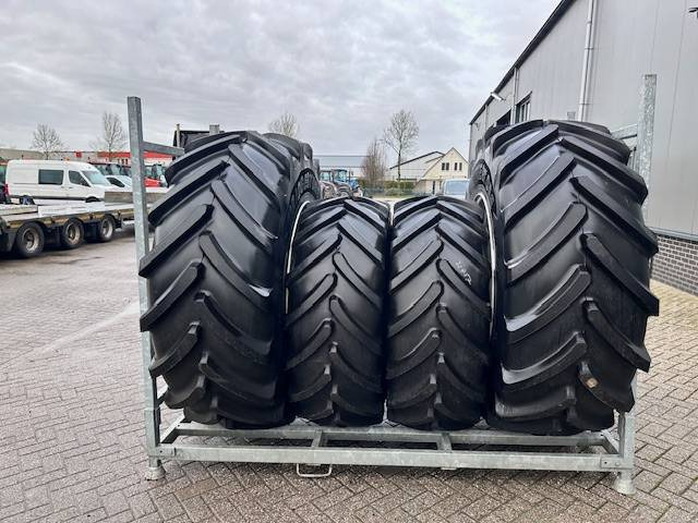 Bridgestone 650/65 R38 + 540/65 R28 VF - Pneus et jantes pour Machine agricole: photos 2 Bridgestone 650/65 R38 + 540/65 R28 VF - Pneus et jantes pour Machine agricole: photos 2