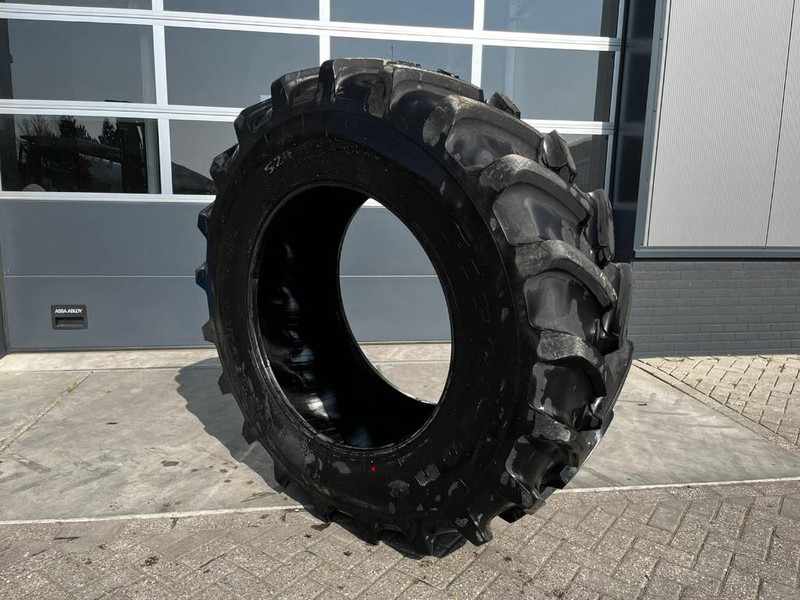 Firestone 520/85 R38 Performer 85 - Pneus et jantes pour Machine agricole: photos 5 Firestone 520/85 R38 Performer 85 - Pneus et jantes pour Machine agricole: photos 5