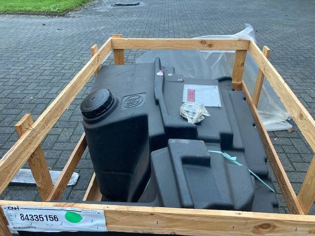 New Holland brandstoftank FR hakselaar Fueltank - Réservoir de carburant pour Machine agricole: photos 4 New Holland brandstoftank FR hakselaar Fueltank - Réservoir de carburant pour Machine agricole: photos 4