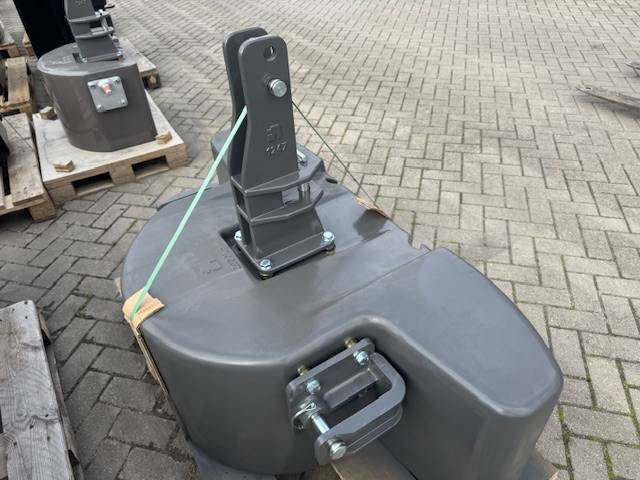 Pièces de rechange pour Machine agricole Frontgewicht 2000 KG: photos 6