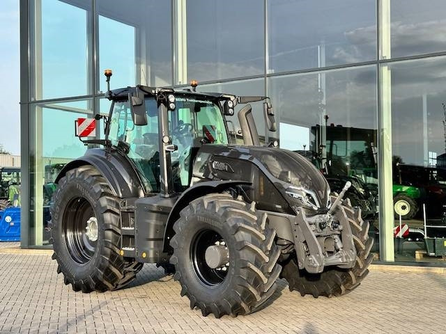 Valtra Q225 Alle opties! ook twintrac! - Tracteur agricole: photos 2 Valtra Q225 Alle opties! ook twintrac! - Tracteur agricole: photos 2
