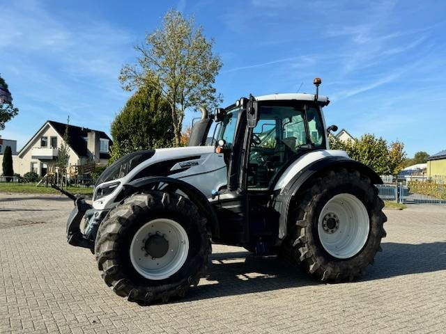 Valtra T214 Versu - Tracteur agricole: photos 3 Valtra T214 Versu - Tracteur agricole: photos 3