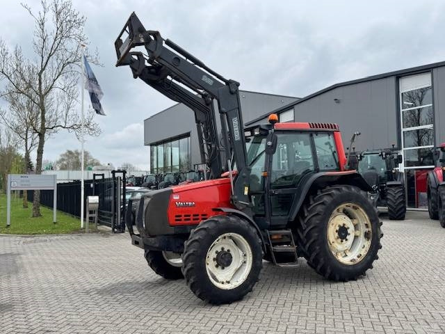 Valtra Valmet 6650 Hitech, voorlader, vloeistofkoppeling - Tracteur agricole: photos 1 Valtra Valmet 6650 Hitech, voorlader, vloeistofkoppeling - Tracteur agricole: photos 1