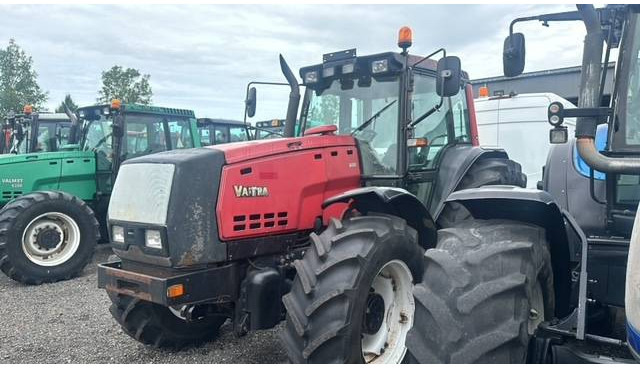 Valtra Valmet 8450, Voorasvering! - Tracteur agricole: photos 2 Valtra Valmet 8450, Voorasvering! - Tracteur agricole: photos 2
