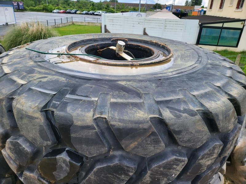 Bridgestone - Pneu pour Engins de chantier: photos 3 Bridgestone - Pneu pour Engins de chantier: photos 3