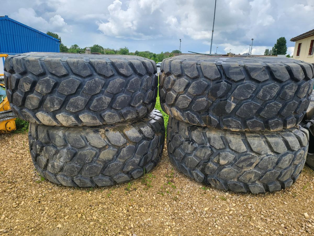 Bridgestone - Pneu pour Engins de chantier: photos 2 Bridgestone - Pneu pour Engins de chantier: photos 2