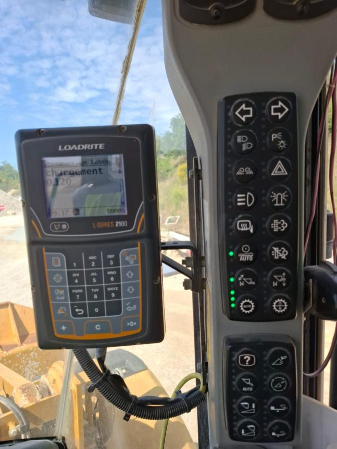 Chargeuse sur pneus Caterpillar 972K: photos 12
