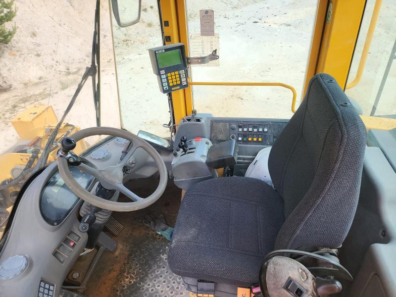 Chargeuse sur pneus Volvo L 150 E: photos 12