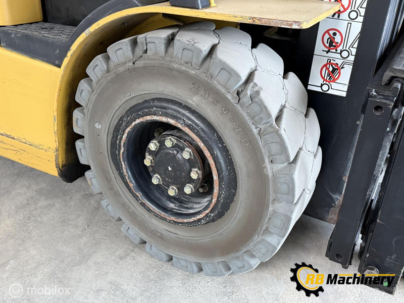 Caterpillar EP25K PAC - Chariot élévateur: photos 5 Caterpillar EP25K PAC - Chariot élévateur: photos 5