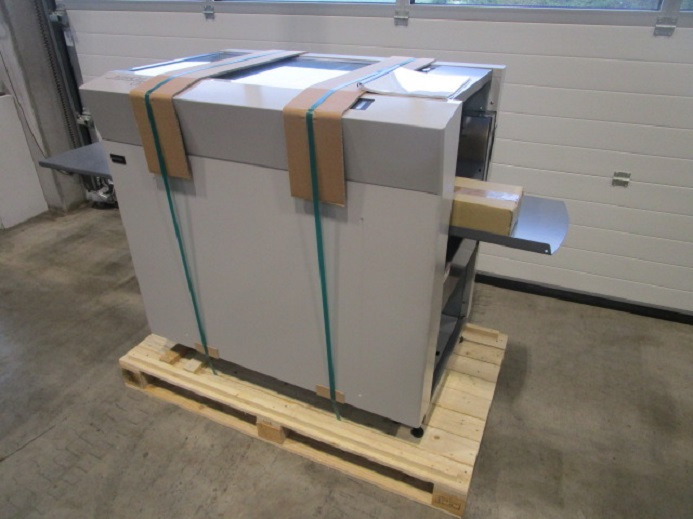 AUTOMATISCHES SCHNEIDSYSTEM UCHIDA AEROCUT ONE - Massicot: photos 2 AUTOMATISCHES SCHNEIDSYSTEM UCHIDA AEROCUT ONE - Massicot: photos 2