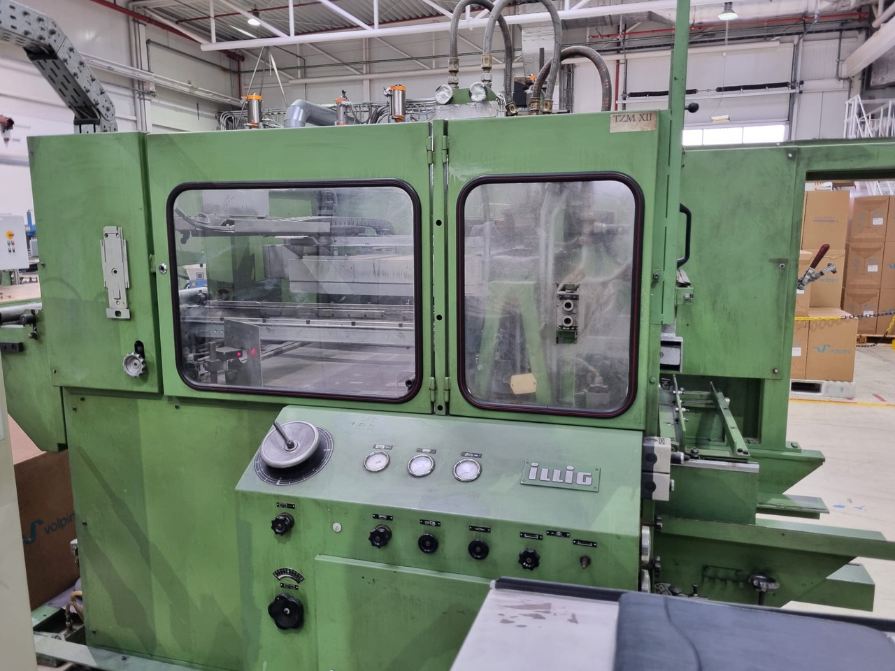 ILLIG THERMOFORMMASCHINE RDM 37/10 - Machine d'emballage et de conditionnement: photos 2 ILLIG THERMOFORMMASCHINE RDM 37/10 - Machine d'emballage et de conditionnement: photos 2