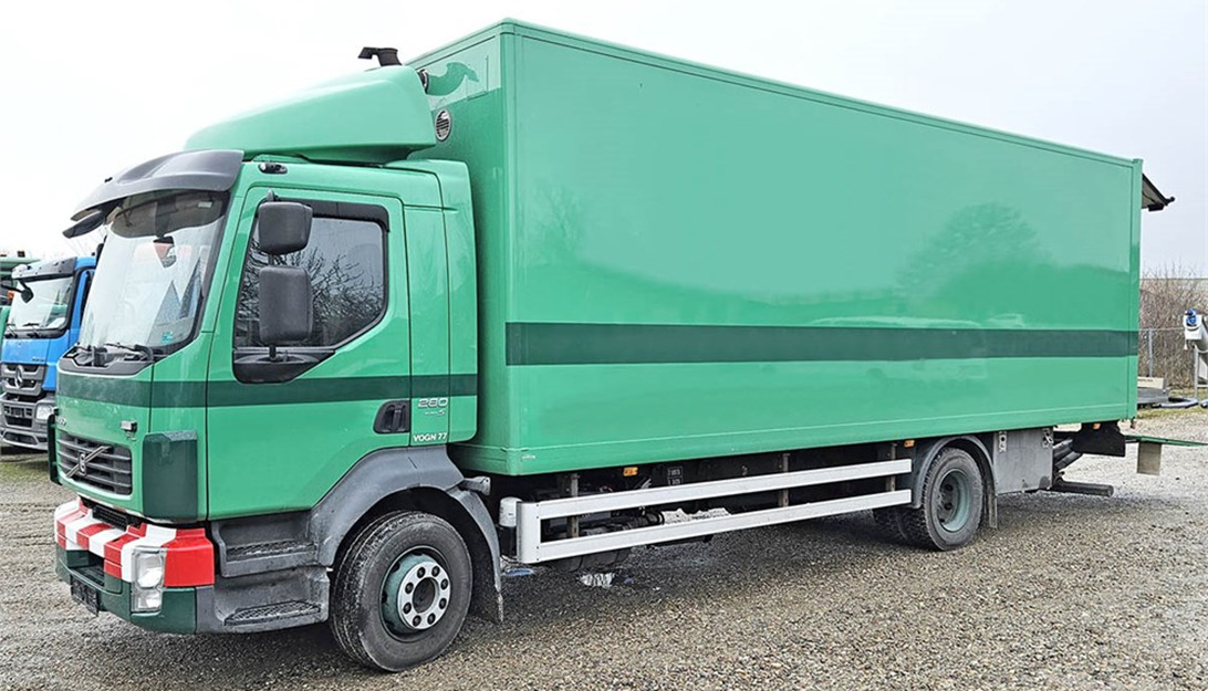 Volvo Industrial pressure washer - Véhicule de voirie/ Spécial, Camion: photos 1 Volvo Industrial pressure washer - Véhicule de voirie/ Spécial, Camion: photos 1