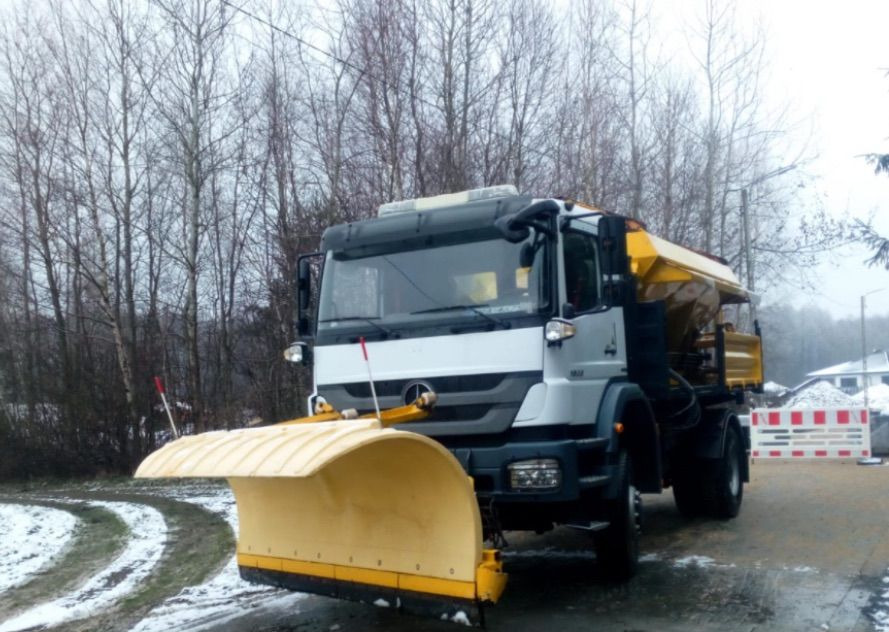Mercedes-Benz Axor 1824 - Engin de déneigement: photos 1 Mercedes-Benz Axor 1824 - Engin de déneigement: photos 1