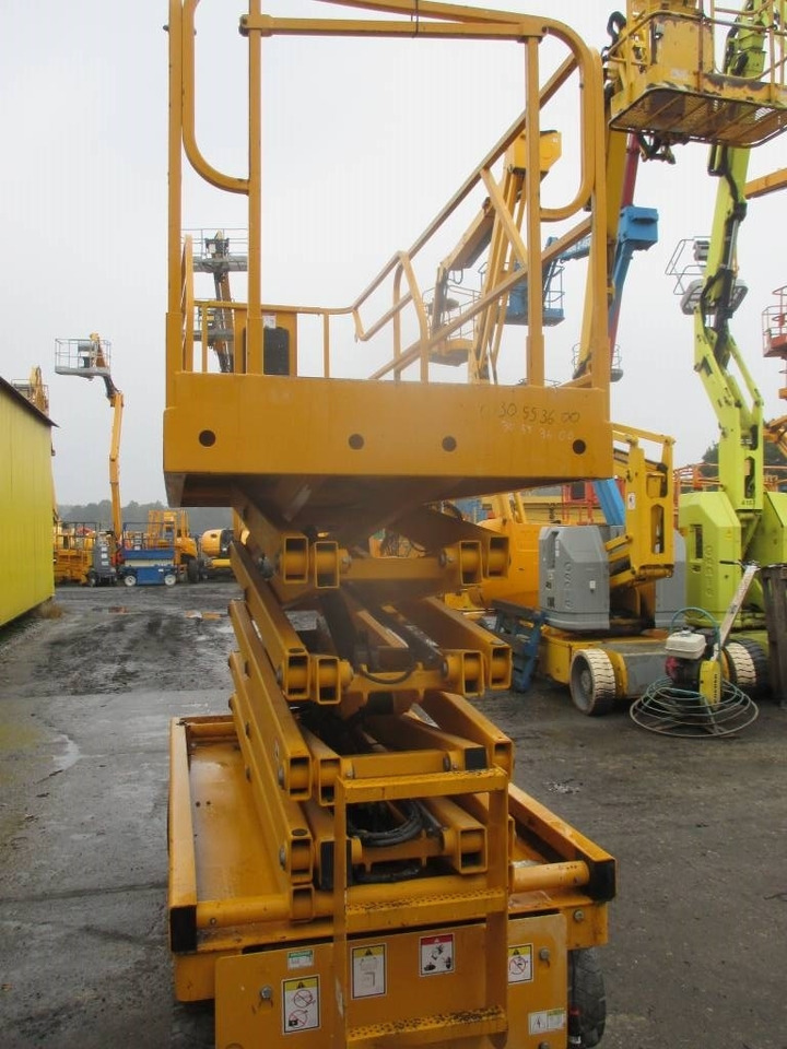 Haulotte Compact 12  - Nacelle ciseaux: photos 3 Haulotte Compact 12  - Nacelle ciseaux: photos 3