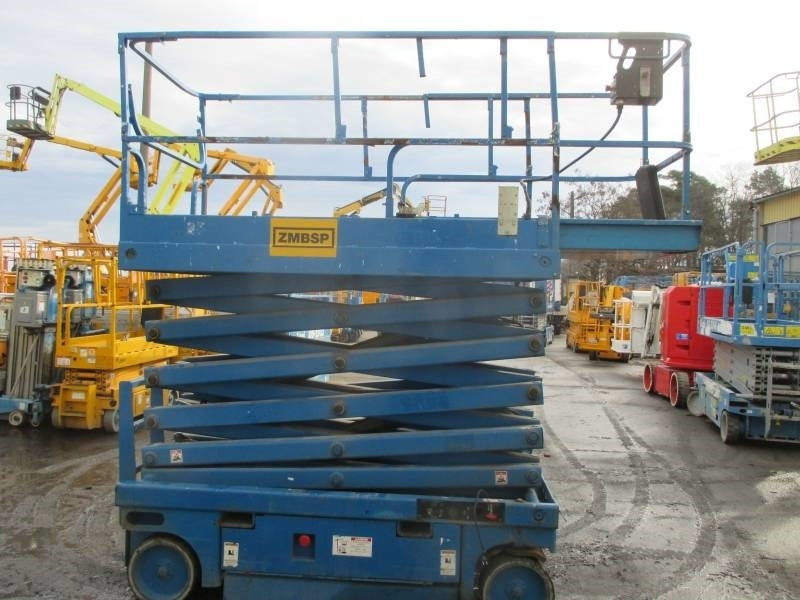 Haulotte Compact 14 - Nacelle ciseaux: photos 5 Haulotte Compact 14 - Nacelle ciseaux: photos 5