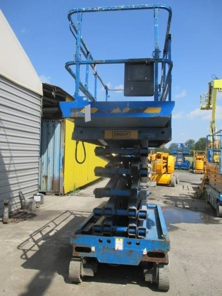 Haulotte Compact 14 - Nacelle ciseaux: photos 3 Haulotte Compact 14 - Nacelle ciseaux: photos 3