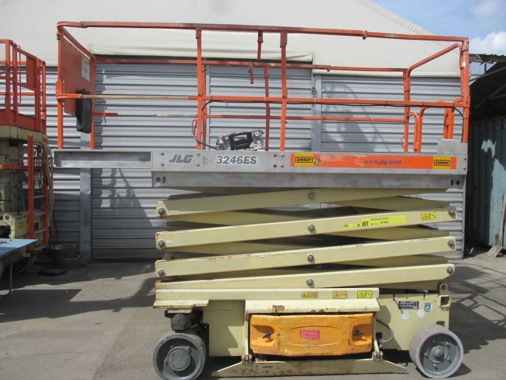 JLG 3246 ES - Nacelle ciseaux: photos 1 JLG 3246 ES - Nacelle ciseaux: photos 1