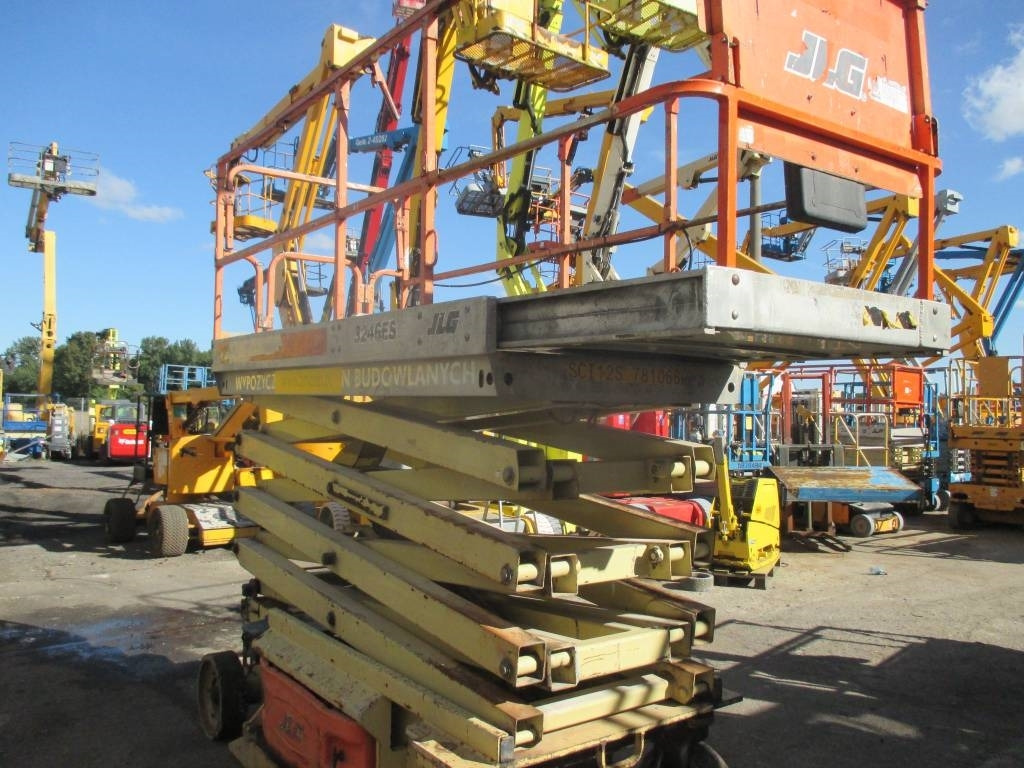 JLG 3246 ES - Nacelle ciseaux: photos 4 JLG 3246 ES - Nacelle ciseaux: photos 4