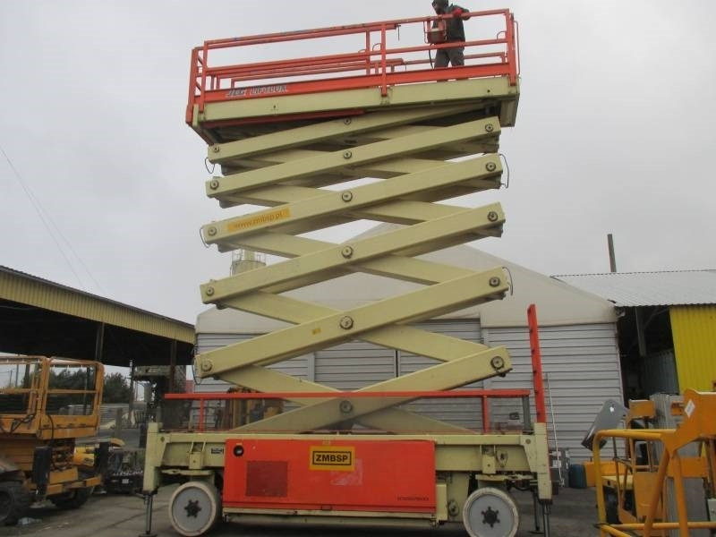 JLG Liftlux 245-12 - Nacelle ciseaux: photos 1 JLG Liftlux 245-12 - Nacelle ciseaux: photos 1