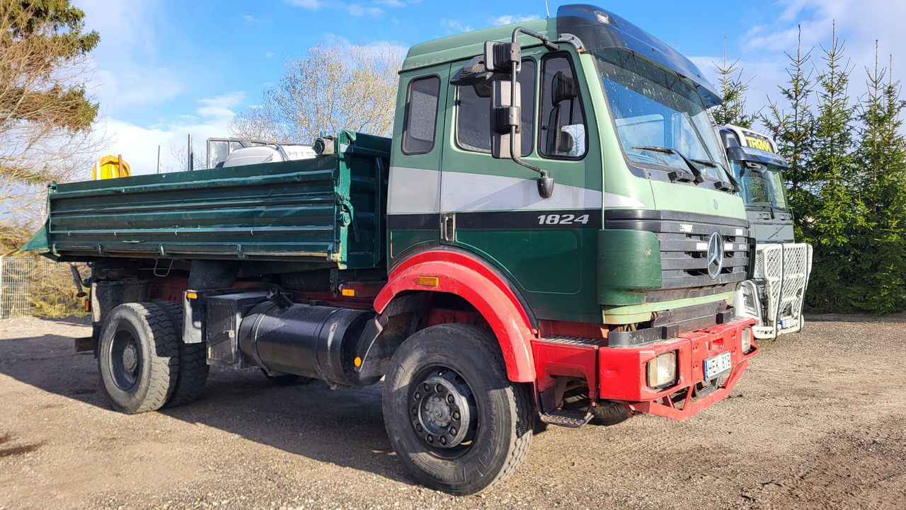 MB 1824 4X4 MB 1/84 4X4 - Camion benne: photos 5 MB 1824 4X4 MB 1/84 4X4 - Camion benne: photos 5