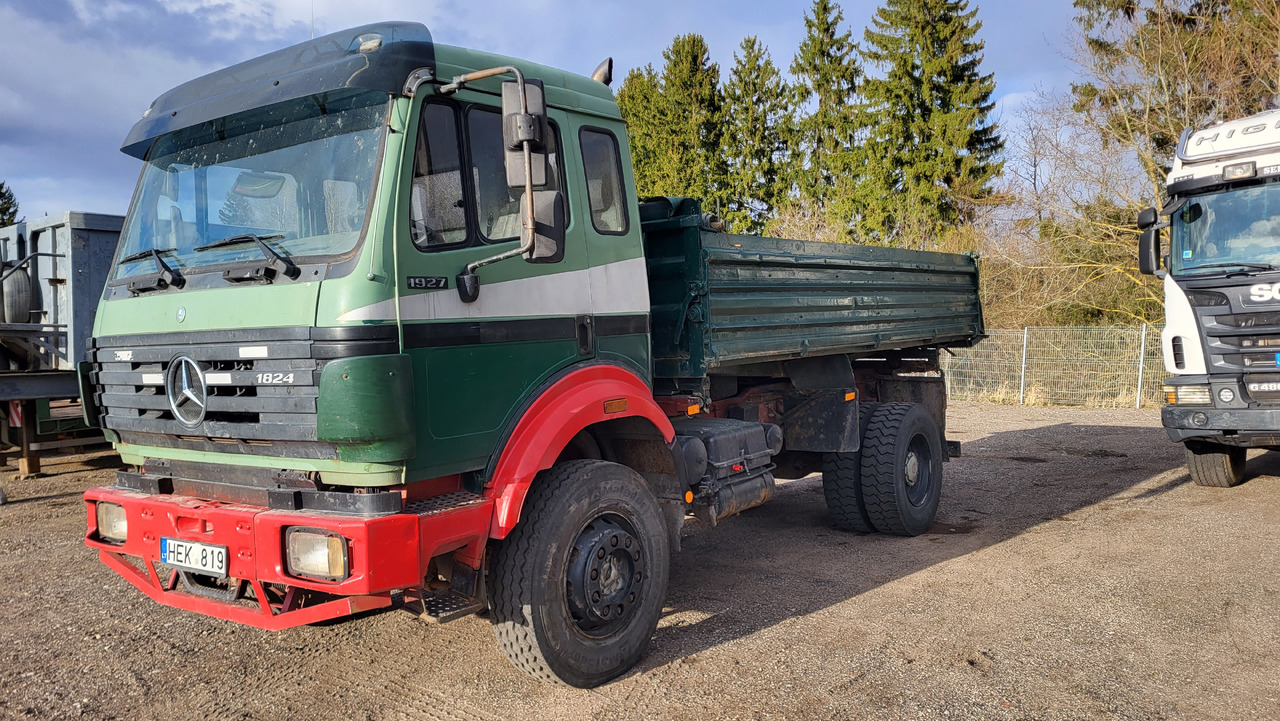 MB 1824 4X4 MB 1/84 4X4 - Camion benne: photos 3 MB 1824 4X4 MB 1/84 4X4 - Camion benne: photos 3