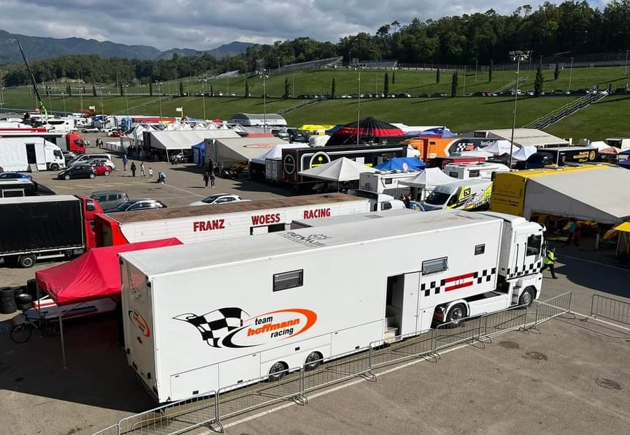 Racetransporter Achleitner 2 SNK 25 - Semi-remorque porte-voitures: photos 3 Racetransporter Achleitner 2 SNK 25 - Semi-remorque porte-voitures: photos 3