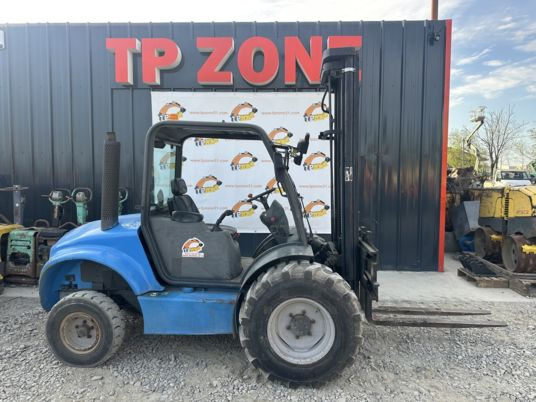 Ausa Ausa C250H 5m40 Triplex à 18500 € HT - Chariot tout terrain: photos 1 Ausa Ausa C250H 5m40 Triplex à 18500 € HT - Chariot tout terrain: photos 1