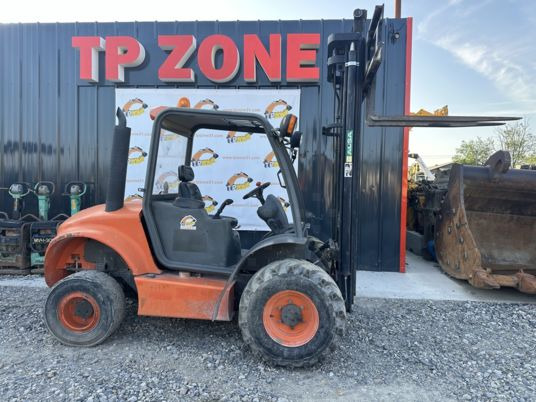 Ausa C200HX4 4X4 à 17900 € HT - Chariot tout terrain: photos 1 Ausa C200HX4 4X4 à 17900 € HT - Chariot tout terrain: photos 1