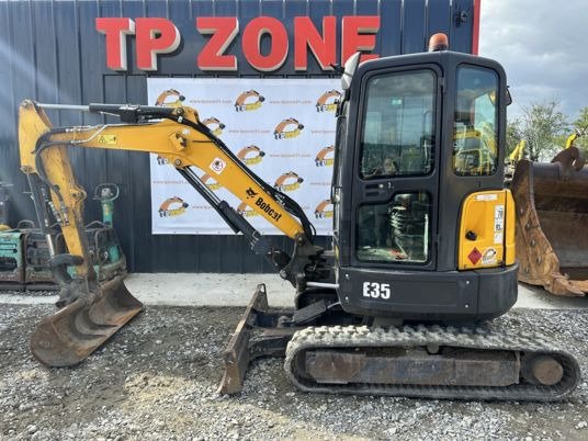 Bobcat E35 Cabine à 23900 € HT - Mini pelle: photos 2 Bobcat E35 Cabine à 23900 € HT - Mini pelle: photos 2