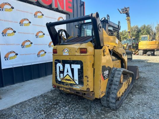 Caterpillar 259 B - 3 High Flow à 28500 € HT - Chargeuse compacte sur chenilles: photos 3 Caterpillar 259 B - 3 High Flow à 28500 € HT - Chargeuse compacte sur chenilles: photos 3
