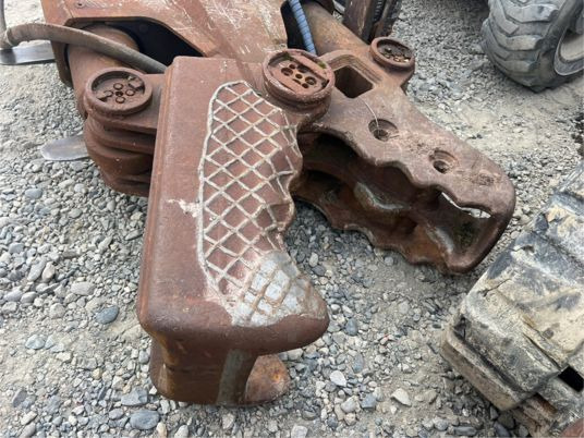 Croc béton montabert pelle 20T à 30T - Cisaille de démolition: photos 4 Croc béton montabert pelle 20T à 30T - Cisaille de démolition: photos 4