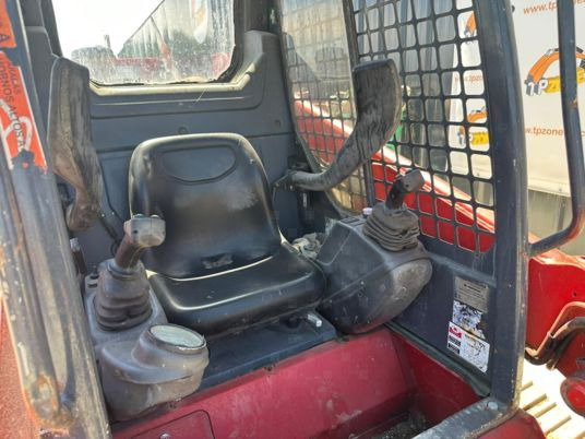 Eurocomach ETL 160.4 à 19 900 € HT - Chargeuse compacte sur chenilles: photos 5 Eurocomach ETL 160.4 à 19 900 € HT - Chargeuse compacte sur chenilles: photos 5