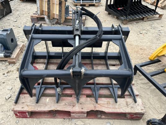 Godet crocodile pour minichargeur - Grappin: photos 2 Godet crocodile pour minichargeur - Grappin: photos 2