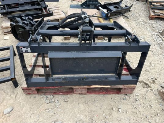 Godet crocodile pour minichargeur - Grappin: photos 5 Godet crocodile pour minichargeur - Grappin: photos 5