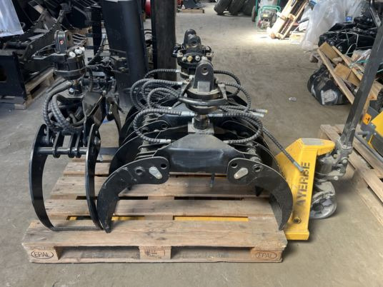 Grappin pour micro pelle de 0.8T à 1T7 - Grappin: photos 2 Grappin pour micro pelle de 0.8T à 1T7 - Grappin: photos 2