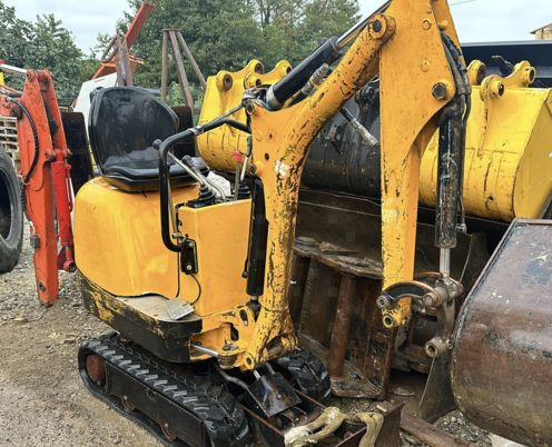 JCB 8008 CTS à 5900€ HT - Mini pelle: photos 2 JCB 8008 CTS à 5900€ HT - Mini pelle: photos 2