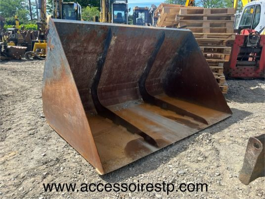 Merlo P60.10 - Godet pour chargeur: photos 1 Merlo P60.10 - Godet pour chargeur: photos 1