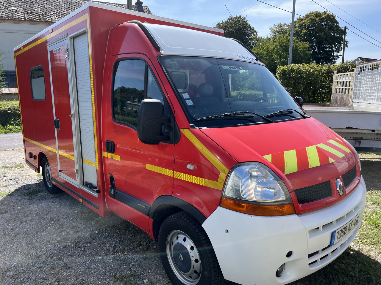 RENAULT Master 2L5 dci120cv - Ambulance: photos 5 RENAULT Master 2L5 dci120cv - Ambulance: photos 5