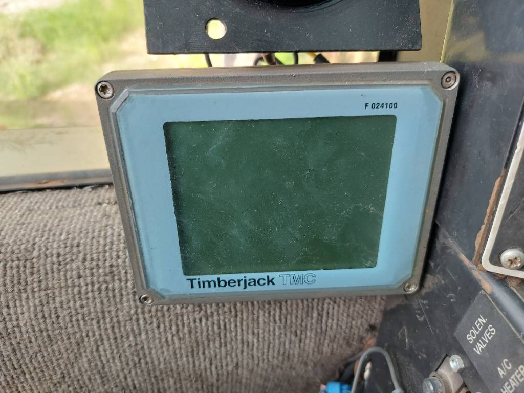 Abatteuse TIMBERJACK 2628: photos 11