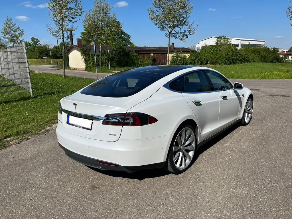 Tesla Model S 85D No free SC - Berline: photos 4 Tesla Model S 85D No free SC - Berline: photos 4