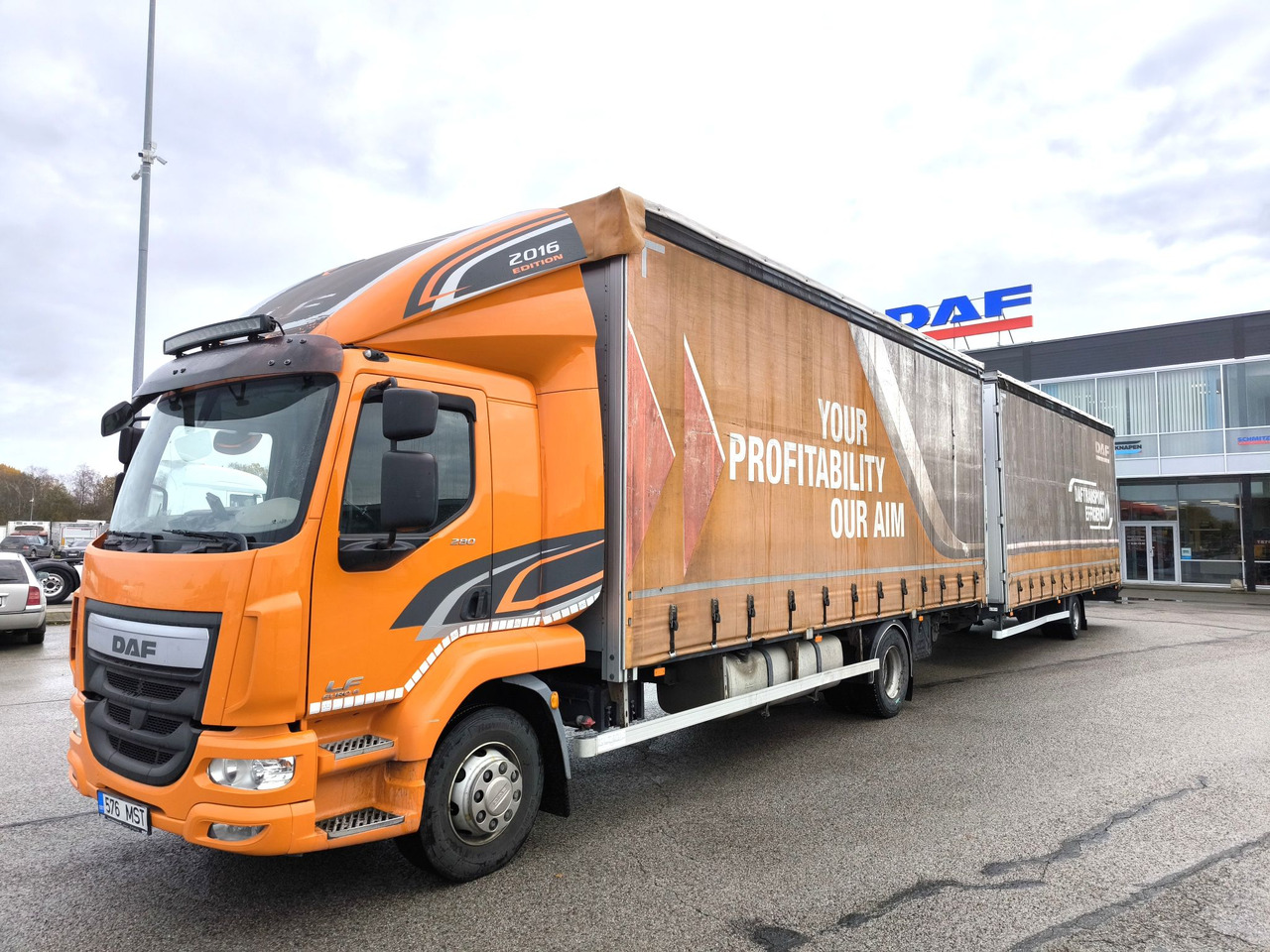 DAF LF 280 FA - Camion à rideaux coulissants: photos 1 DAF LF 280 FA - Camion à rideaux coulissants: photos 1