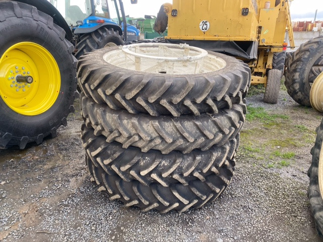 ALLIANCE 300/95R46 - Roue complète pour Machine agricole: photos 1 ALLIANCE 300/95R46 - Roue complète pour Machine agricole: photos 1