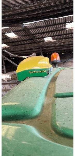 JOHN DEERE 6135R - Tracteur agricole: photos 5 JOHN DEERE 6135R - Tracteur agricole: photos 5