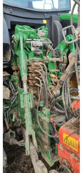 JOHN DEERE 6215R - Tracteur agricole: photos 4 JOHN DEERE 6215R - Tracteur agricole: photos 4
