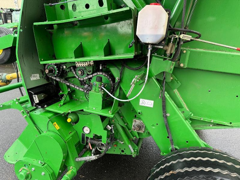 JOHN DEERE 864 - Presse à balles rondes: photos 5 JOHN DEERE 864 - Presse à balles rondes: photos 5