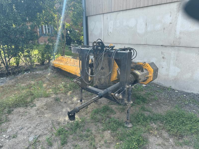 MUTHING MU/MS-180 - Broyeur d'accotement: photos 2 MUTHING MU/MS-180 - Broyeur d'accotement: photos 2